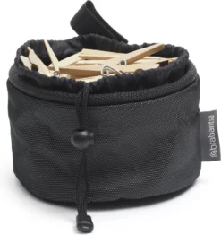 Brabantia HangOn Droogrek Inklapbaar - 25 Meter - Met Wasknijpertasje - Matt Black -Woonwinkel 1133x1200 1