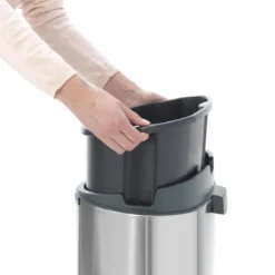 Brabantia Touch Bin Prullenbak - 40 L - Matt Steel Fingerprint Proof -Woonwinkel 1200x1200 493