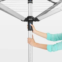 Brabantia Lift-O-Matic Advance Droogmolen Met Grondanker, Beschermhoes En Wasknijpertasje - 50 M - Metallic Grey -Woonwinkel 1200x1200 524