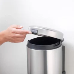 Brabantia NewIcon Wandprullenbak - 3 L - Matt Steel -Woonwinkel 1200x1200 570