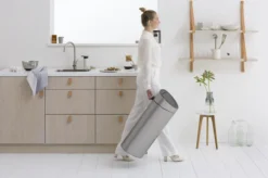 Brabantia Touch Bin Prullenbak - 40 L - Matt Steel Fingerprint Proof -Woonwinkel 1200x799 12