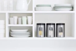 Brabantia Voorraadbus - 1,4 L - Matt Steel Fingerprint Proof / Matt Black Deksel - Met Venster -Woonwinkel 1200x800