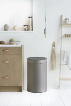Brabantia Touch Bin Prullenbak - 40 L - Platinum -Woonwinkel 800x1200 23
